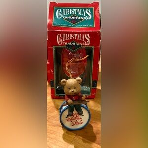 Lustre Fame Christmas Traditions Collectible Ornament